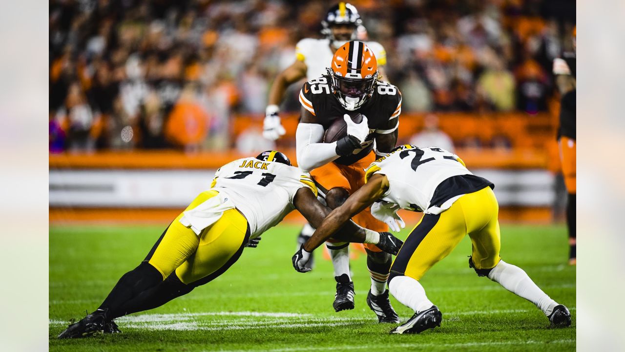 Shorthanded Browns stun Steelers early, stifle late rally for first playoff  win since 1994 season