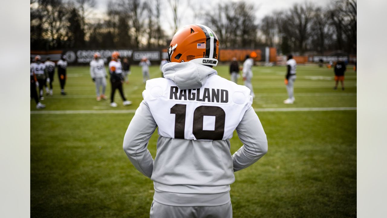 Cleveland Browns battle frigid temperatures, New Orleans Saints