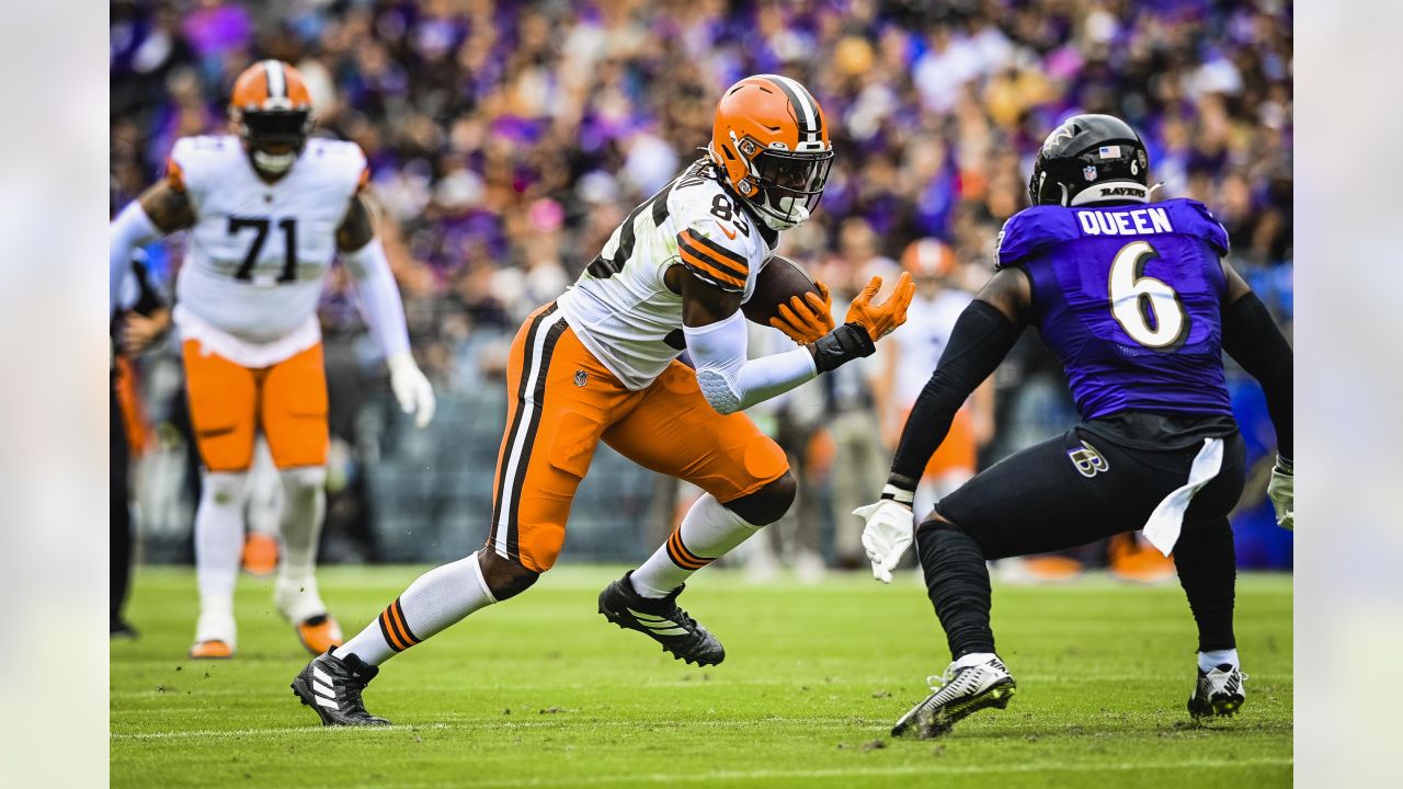 David Njoku Brown Cleveland Browns Game-Used #85 Jersey vs. New England  Patriots on October 16 2022