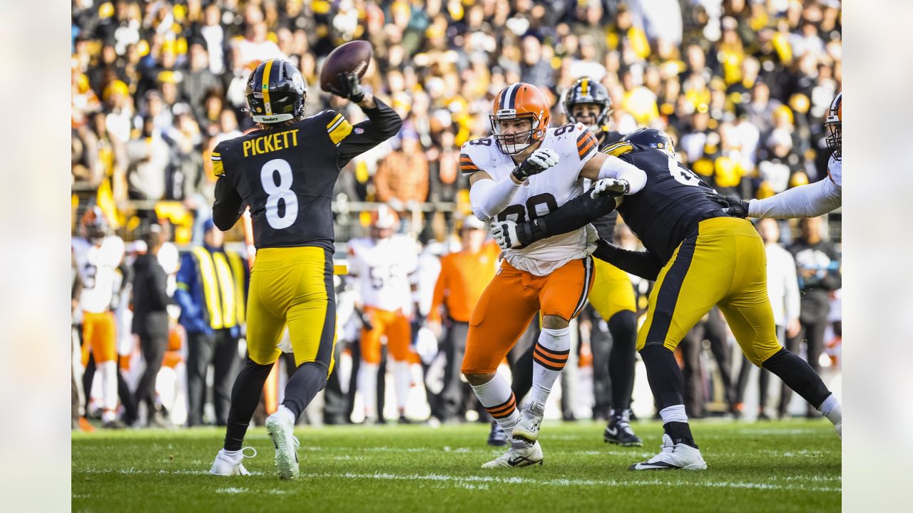 Browns-Steelers Final Score: Pittsburgh capitalizes with 15-10 win on  Cleveland's fumble, drops - Dawgs By Nature