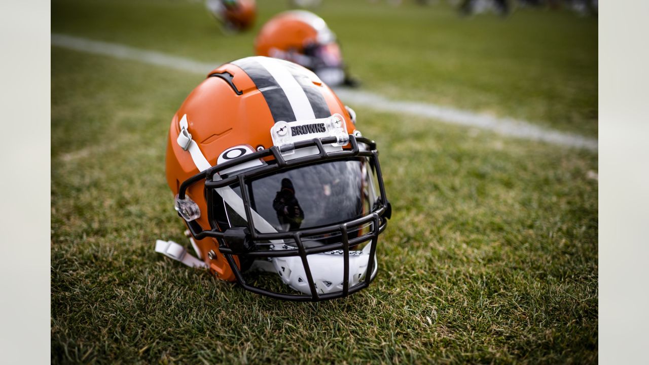 Cleveland Browns battle frigid temperatures, New Orleans Saints