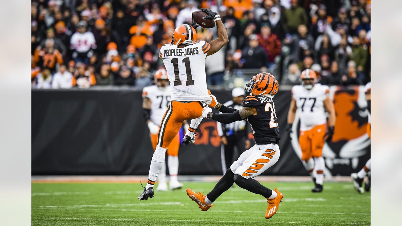 Browns WR Amari Cooper active for Bengals game after testing hip