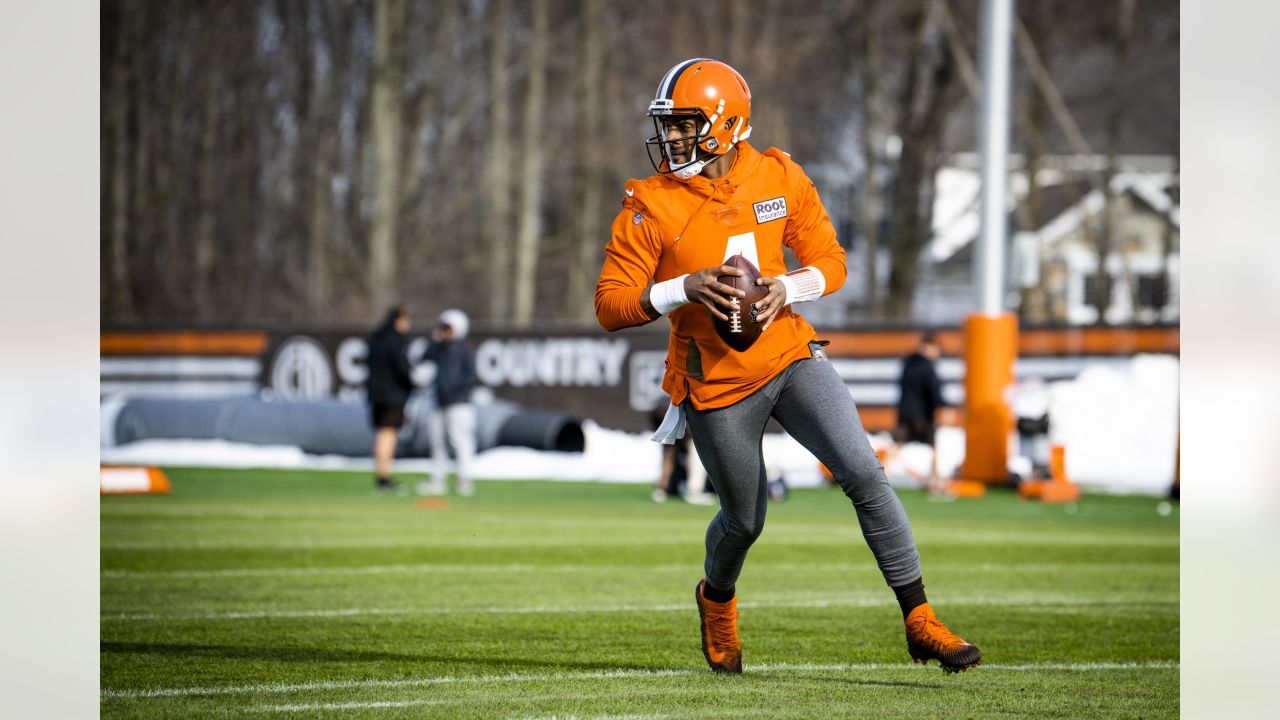 Browns QB Deshaun Watson selected as 1 of 5 team captains on eve of 1st  full season after suspension - The San Diego Union-Tribune