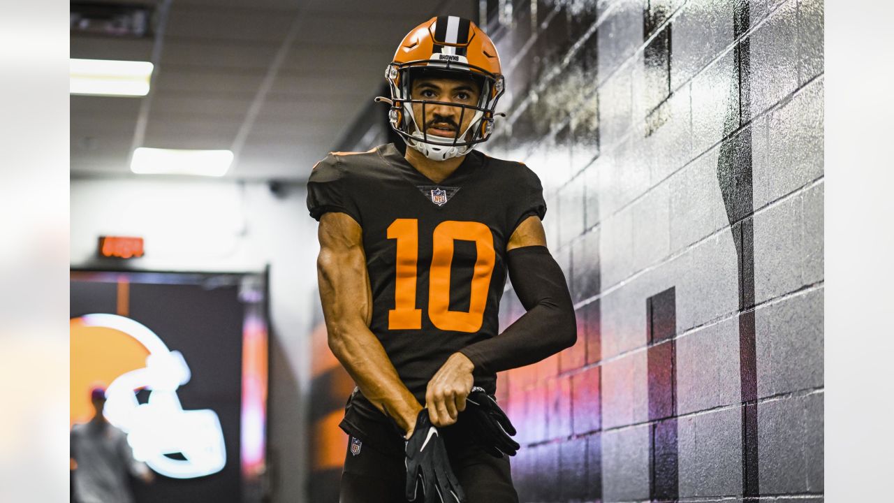 Photos: Week 5 - Chargers at Browns Pregame