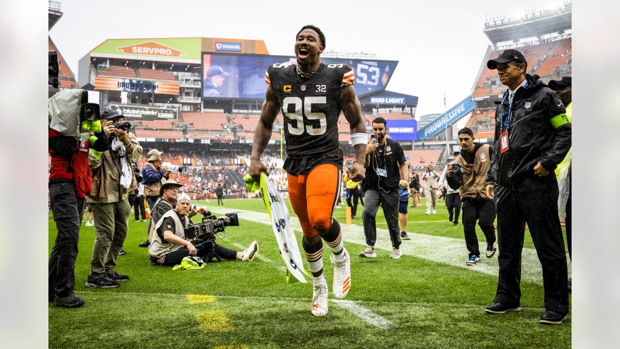 New Browns Starting RT Dawand Jones Looked Like 'A Seasoned Vet', Baldinger  Says, With T.J. Watt On Deck - Steelers Depot