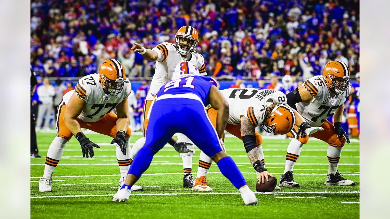 Browns squander too many opportunities, fall to Bills in Detroit