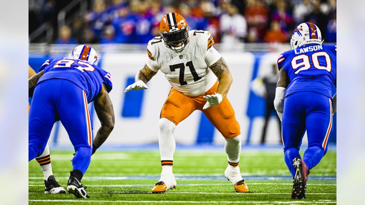 Photos: Week 11 - Browns at Bills Game Action