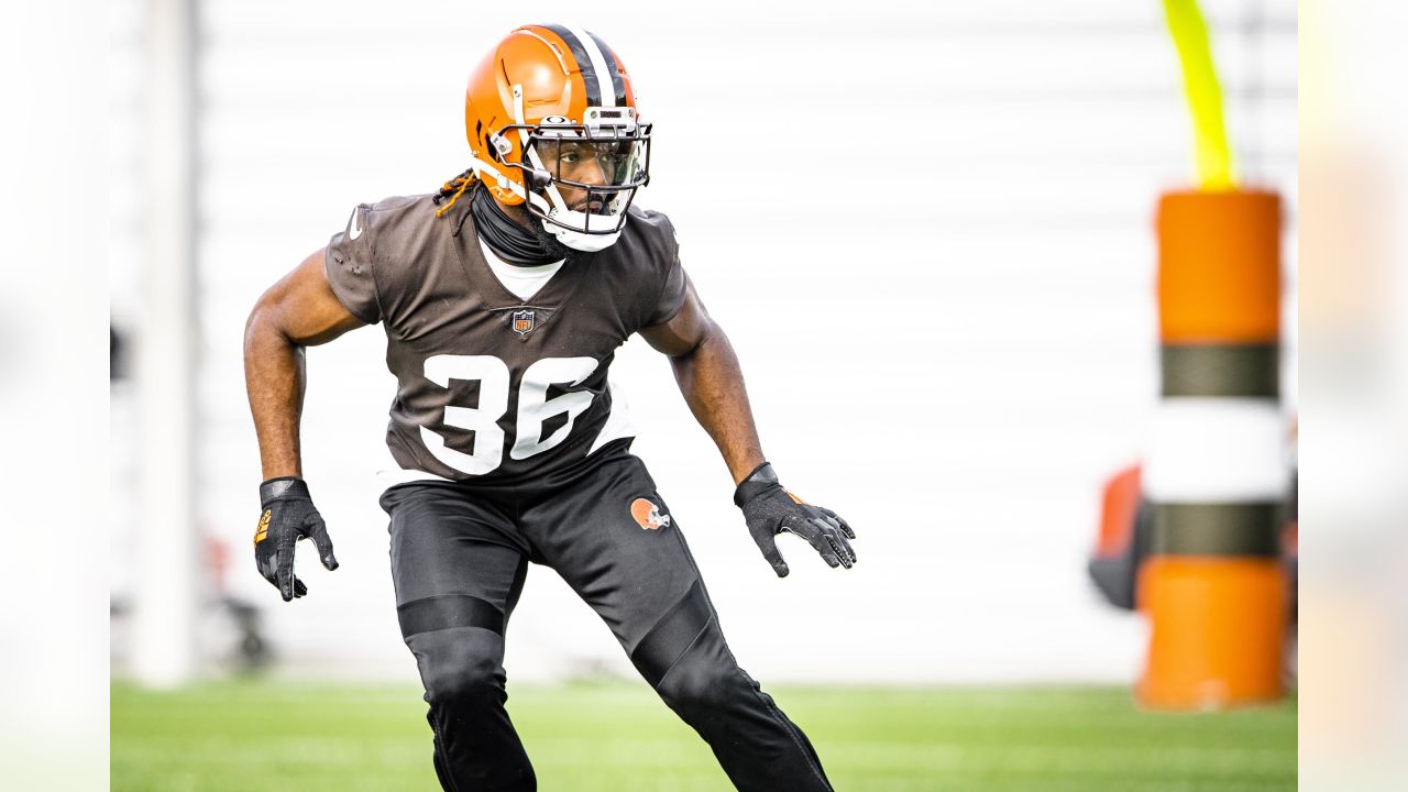 Browns place Chris Hubbard, M.J. Stewart and Andy Janovich on injured  reserve 