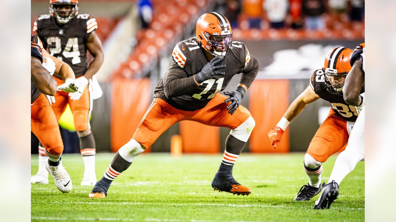 Cleveland Browns offensive tackle Jedrick Wills (71) in action against the  Houston Texans during an NFL football game in Cleveland, Sunday, Sept. 19,  2021, (AP Photo/Rick Osentoski Stock Photo - Alamy