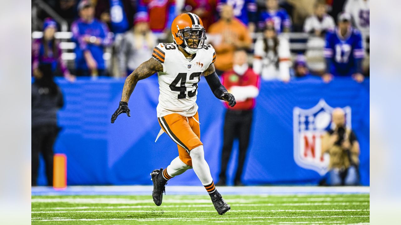 Browns squander too many opportunities, fall to Bills in Detroit