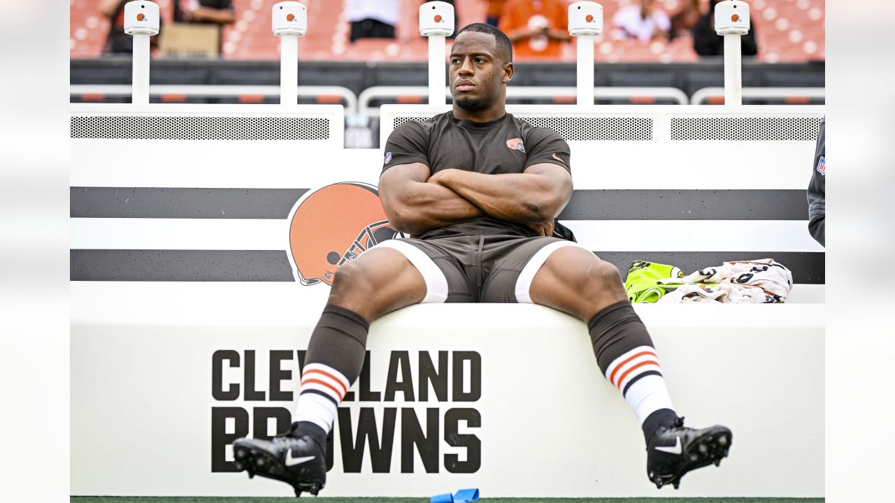 Cleveland Browns' Nick Chubb makes a catch before an NFL football game  against the Cincinnati Bengals, Sunday, Dec. 11, 2022, in Cincinnati. (AP  Photo/Aaron Doster Stock Photo - Alamy