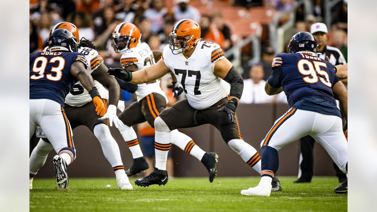 Cleveland Browns guard Wyatt Teller, 2021-2022 