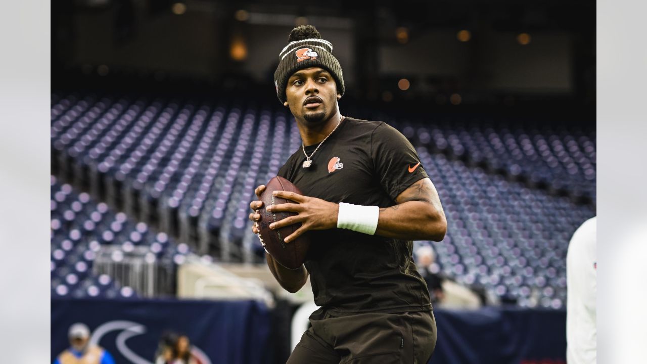 Cleveland Browns DESHAUN WATSON (4) leave the field after the game between  the Cleveland Browns and the Houston Texans in Houston, Texas at NRG  Stadium on December 4, 2022. The Cleveland Browns