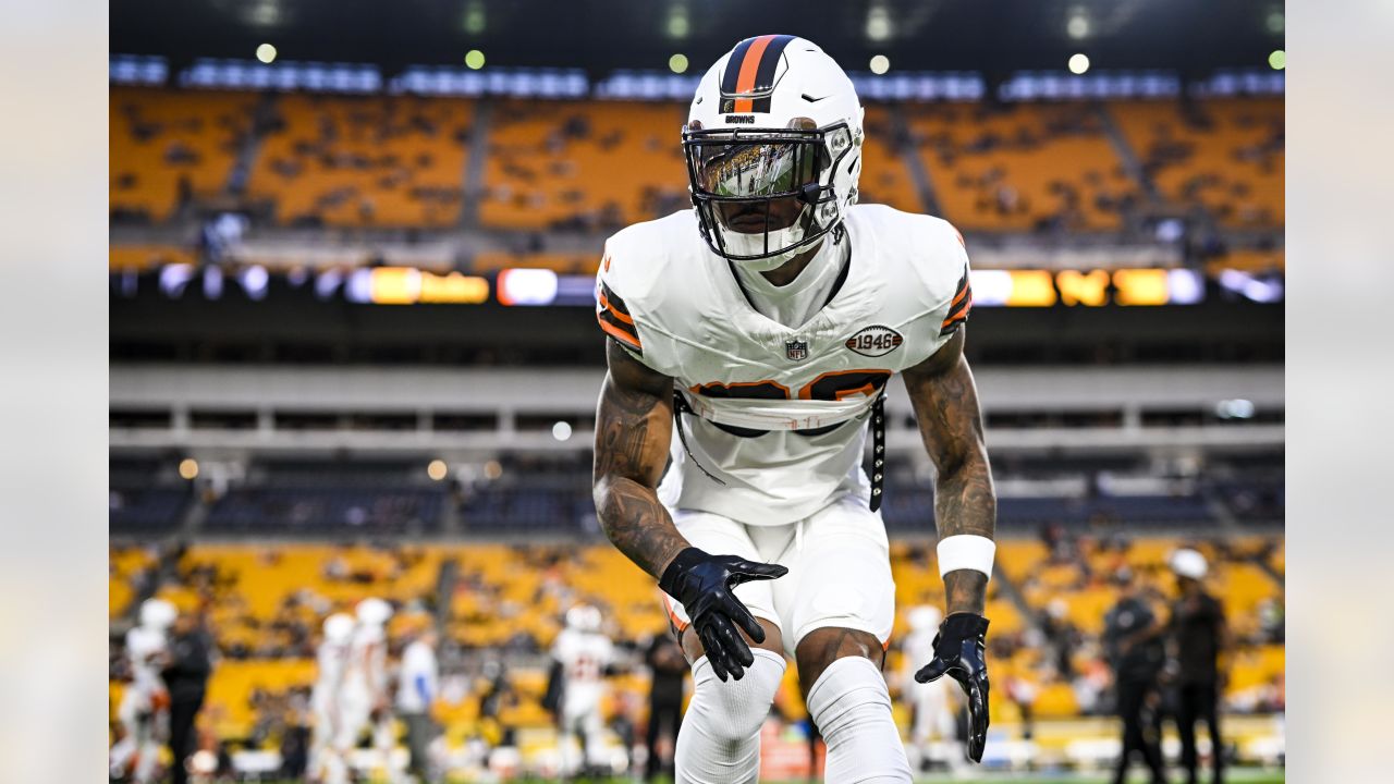 JAN 8th, 2023: Myles Garrett #95 during the Steelers vs Browns game in  Pittsburgh, PA. Jason Pohuski/CSM (Credit Image: © Jason Pohuski/CSM via  ZUMA Press Wire) (Cal Sport Media via AP Images