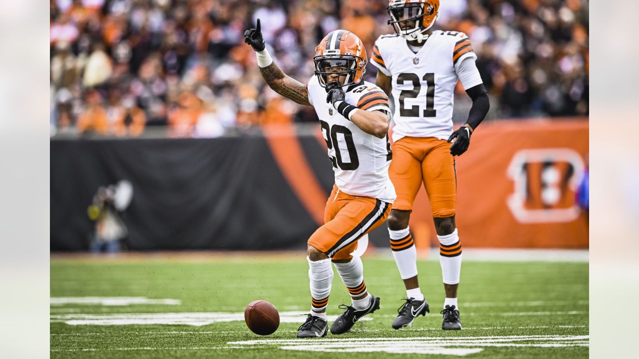 Cleveland Browns top Cincinnati Bengals 26-18 in final home game