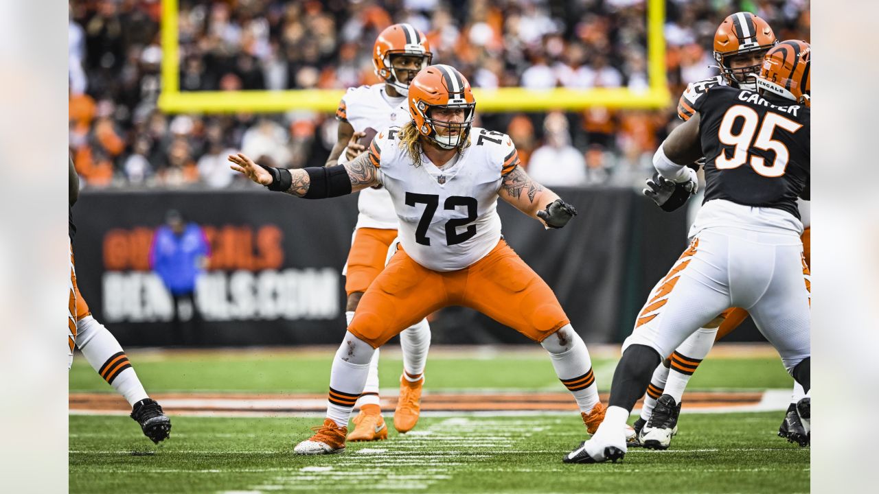 Highlight] Myles Garrett has 9 sacks in his last 6 games against the Bengals  : r/nfl