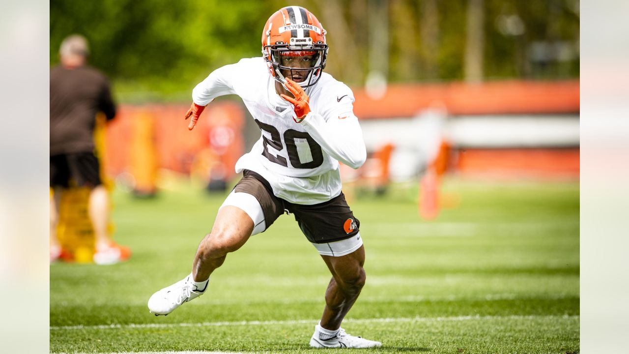 Harrison Bryant Voted Winner of Cleveland Browns Maurice Bassett Award For  Best Rookie of Training Camp - Sports Illustrated Cleveland Browns News,  Analysis and More