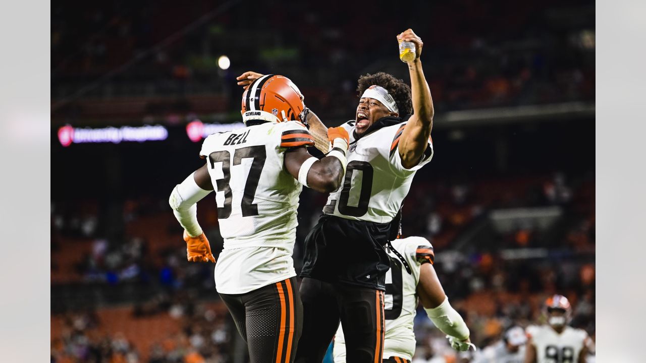 Browns' late comeback attempt falls short in 21-20 preseason loss to Bears