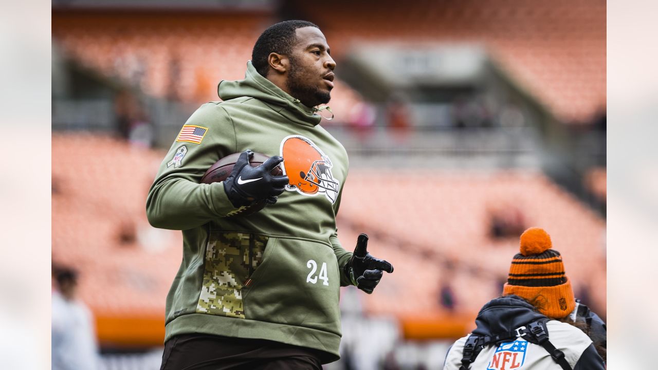 Photos: Week 12 - Buccaneers at Browns Pregame