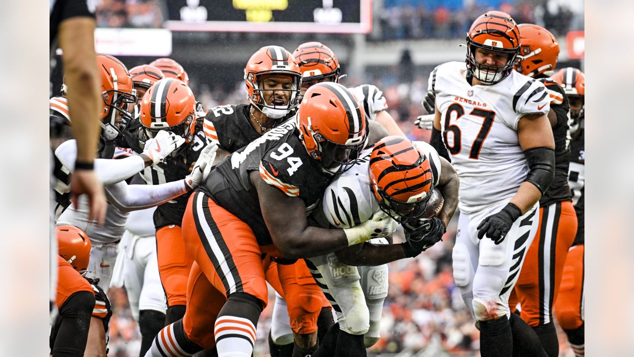 Browns defense dominate in 24-3 win in 100th 'Battle of Ohio' meeting