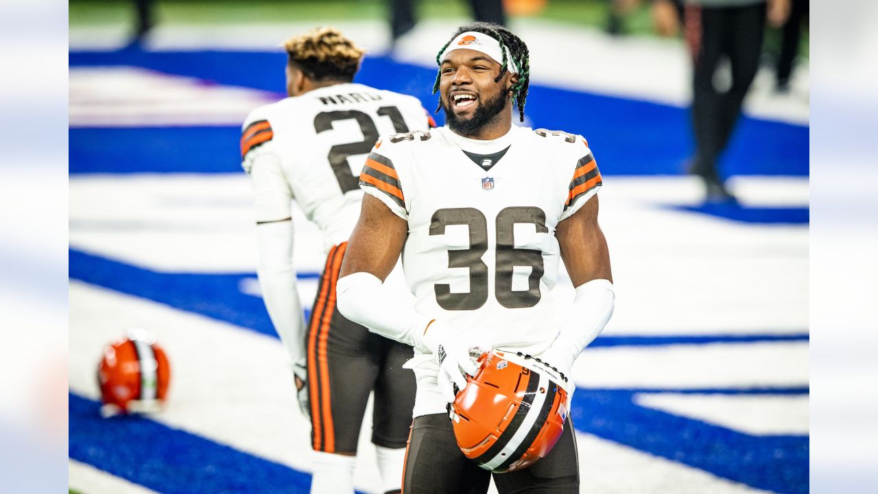 Cleveland Browns cornerback M.J. Stewart (36) warms up prior to the start  of an NFL football