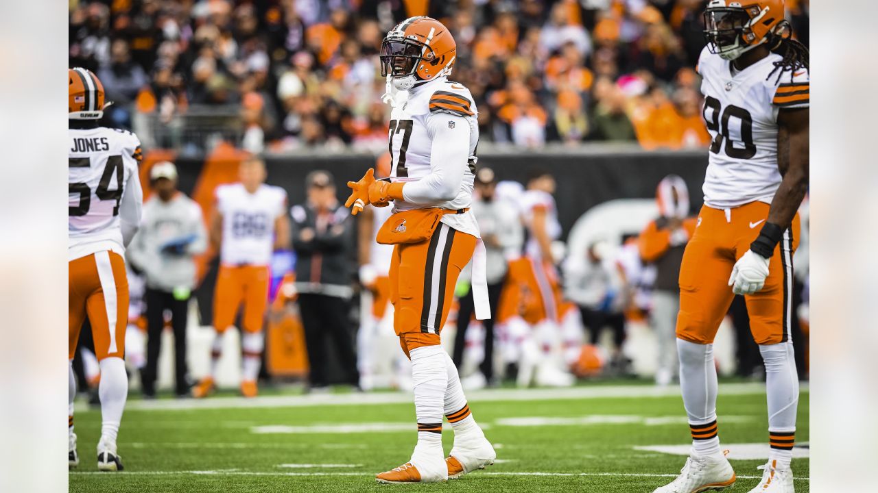 Photos: Week 14 - Browns at Bengals Game Action