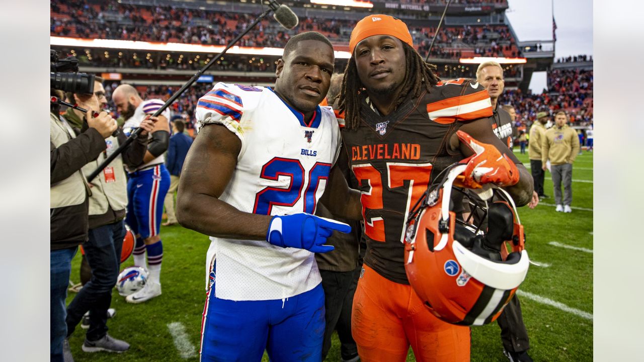 Cleveland Browns RB Kareem Hunt reportedly angling for a new contract -  Dawgs By Nature