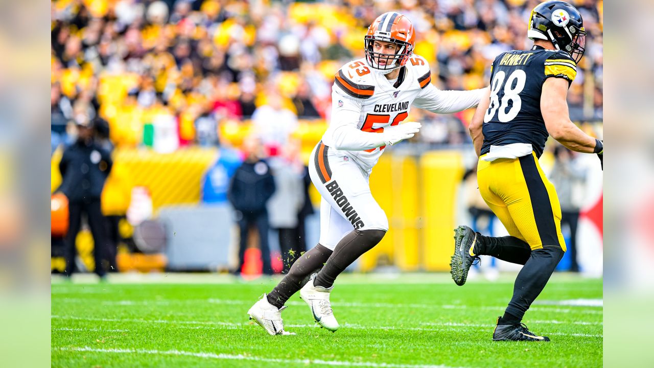 Browns end Steelers' four-game winning streak on surreal night in Cleveland