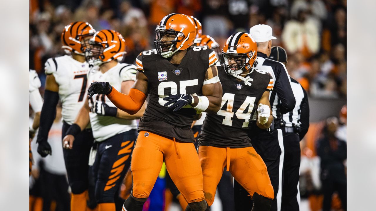 How Myles Garrett, Sione Takitaki and the rest of the Browns defense graded  vs. the Bengals 