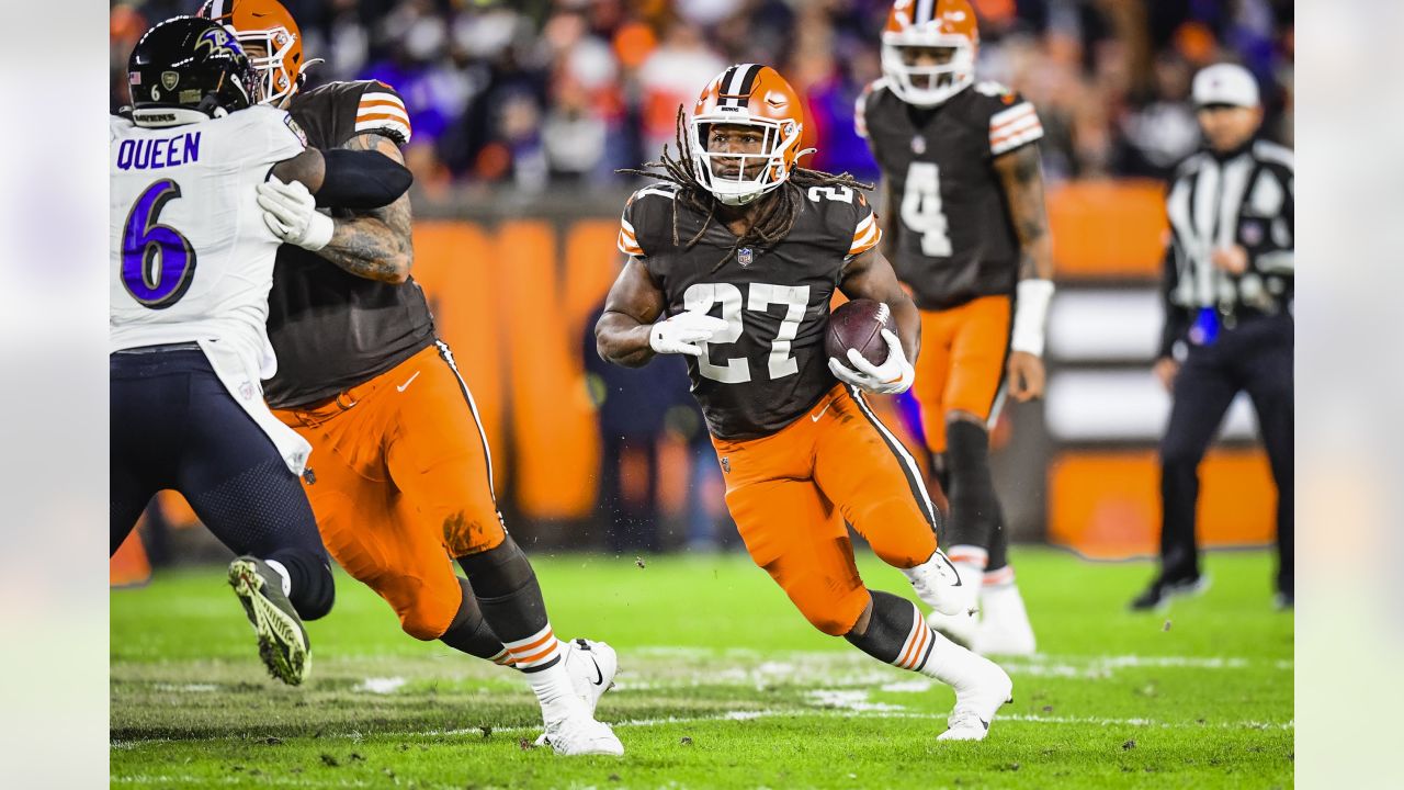 Nick Chubb Educates the Ravens w/ 183 Total Yds & 3 TDs