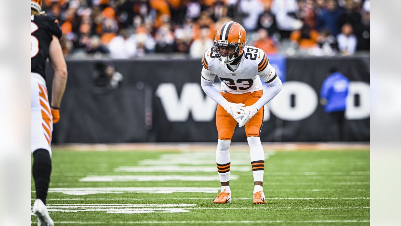 Cleveland Browns draw backbreaking penalties in loss to Bengals