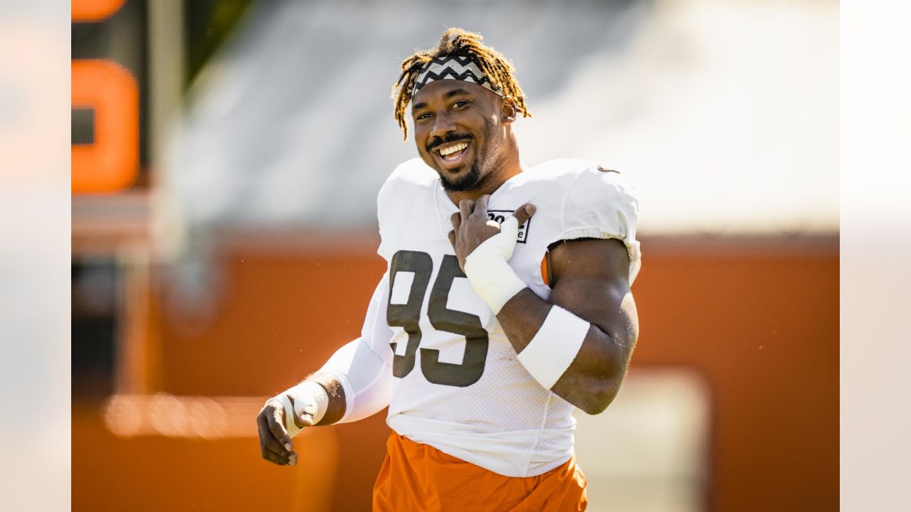 Browns DE Myles Garrett listed as questionable to face Bengals