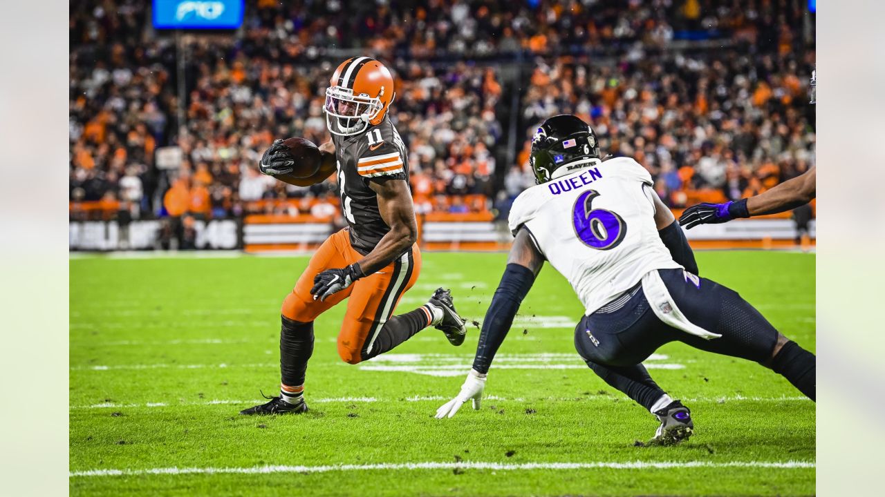 NFL: Baltimore Ravens beat Browns with field goal in dying seconds in  Monday Night Football classic