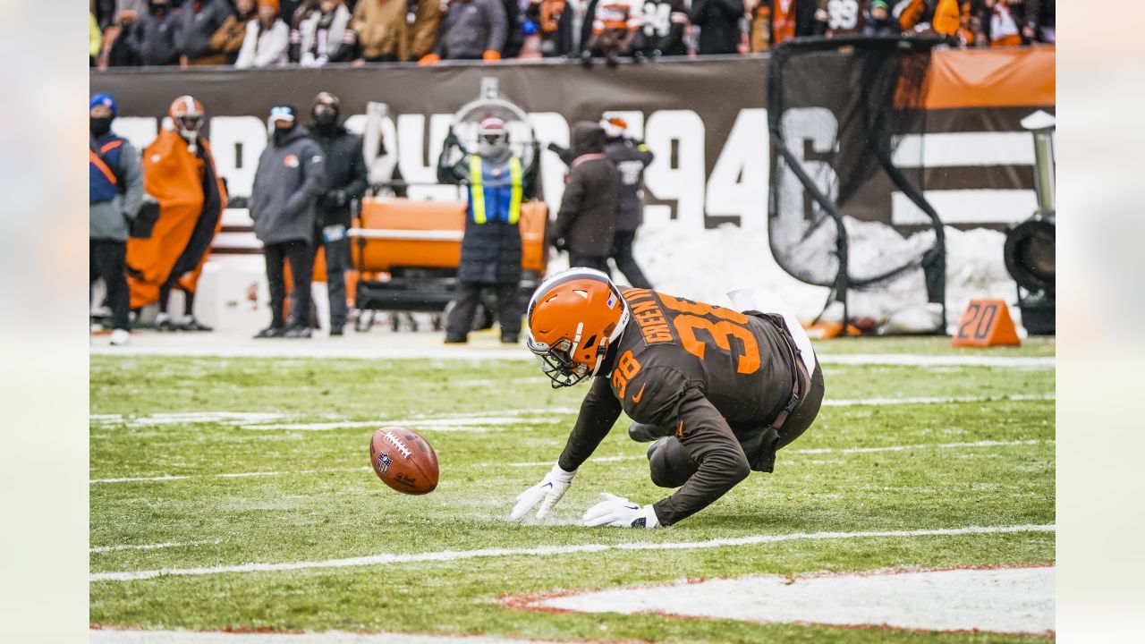 Saints officially eliminate Browns from playoffs with 17 unanswered points  to win 17-10 in frigid conditions