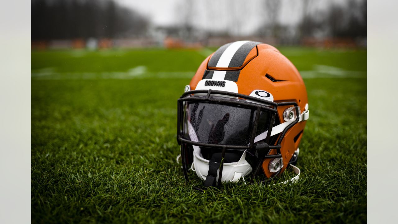 Myles Garrett rocks Dragon Ball Z visor at Orange and Brown scrimmage