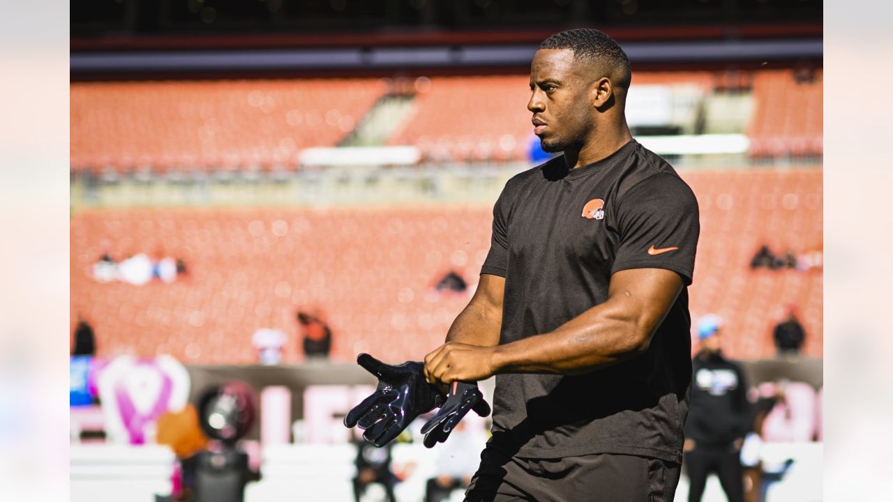 Photos: Week 5 - Chargers at Browns Pregame