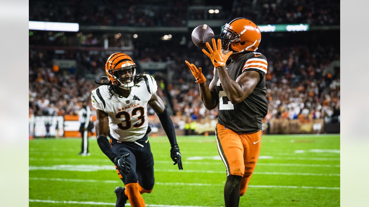 Cleveland Browns rookie Charlie Thomas runs a drill at the NFL team's  rookie minicamp in Berea, Ohio, Friday, May 12, 2023. (AP Photo/Phil Long  Stock Photo - Alamy