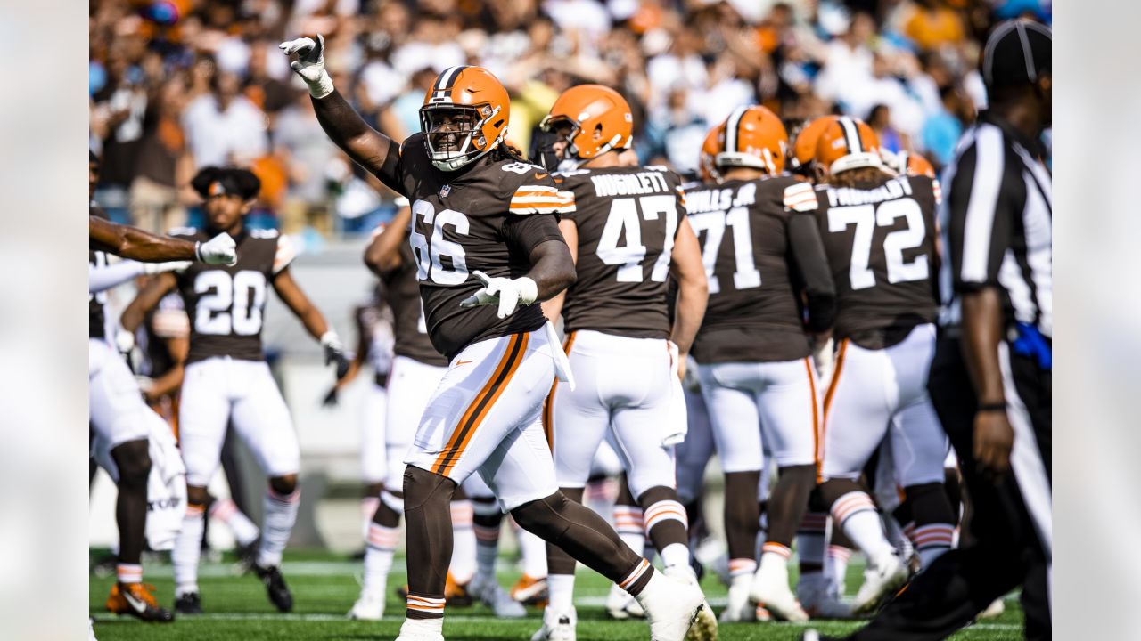 The Cleveland Browns and the Carolina Panthers line up for the snap at the  line of scrimmage during an NFL football game at Bank of America Stadium,  Sunday, Sept. 11, 2022 in