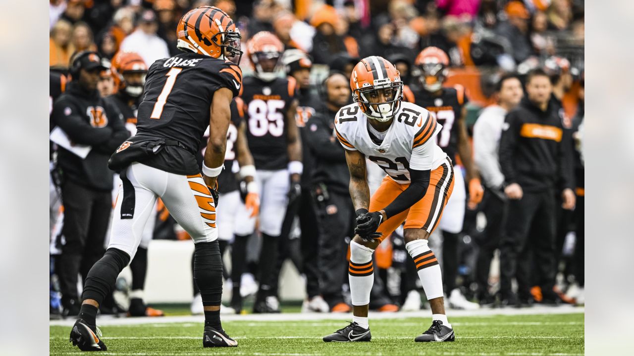 Cleveland Browns quarterback Deshaun Watson (4) runs for a touchdown in the  second quarter against the Cincinnati Bengals, Sunday, Sept. 10, 2023, in  Cleveland. The Browns won 24-3. (AP Photo/David Richard Stock Photo - Alamy