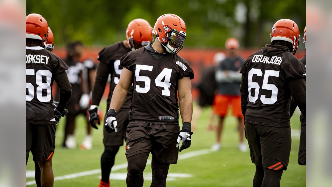 Browns coach Freddie Kitchens not optimistic defensive end Olivier Vernon  will be able to face Steelers on Thursday