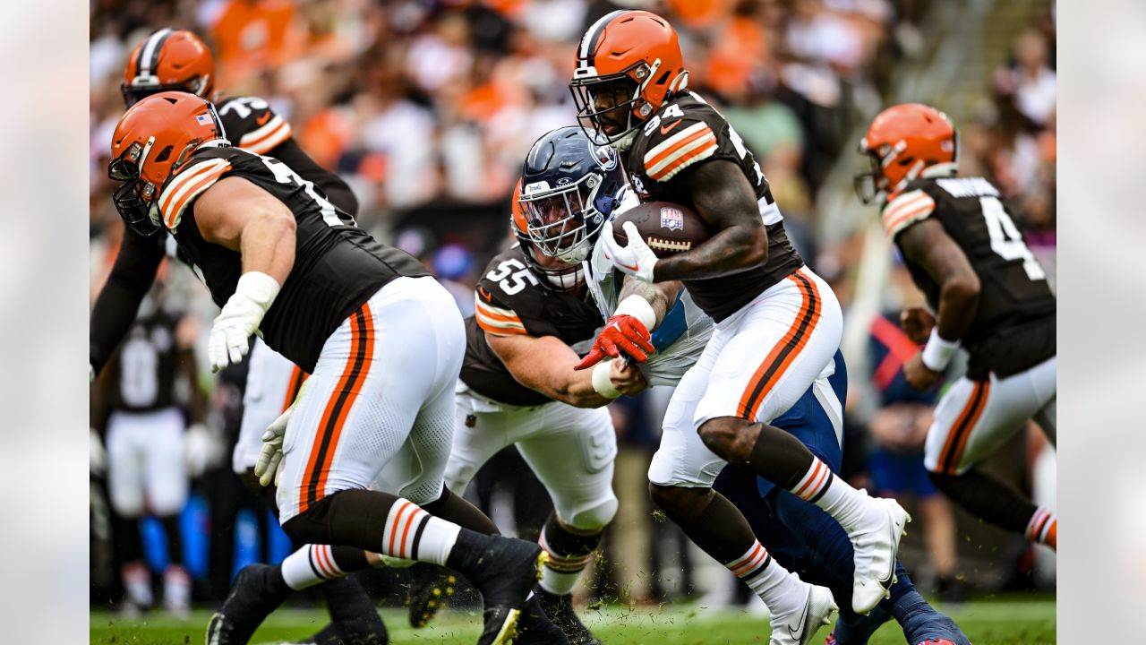 Browns beat the Titans with dominant defensive performance