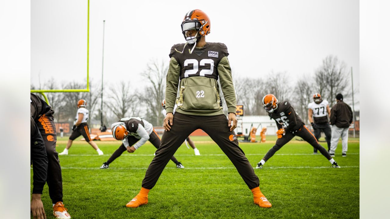 Browns WR Amari Cooper leaves practice with groin injury, questionable for  Steelers on Monday night – KXAN Austin