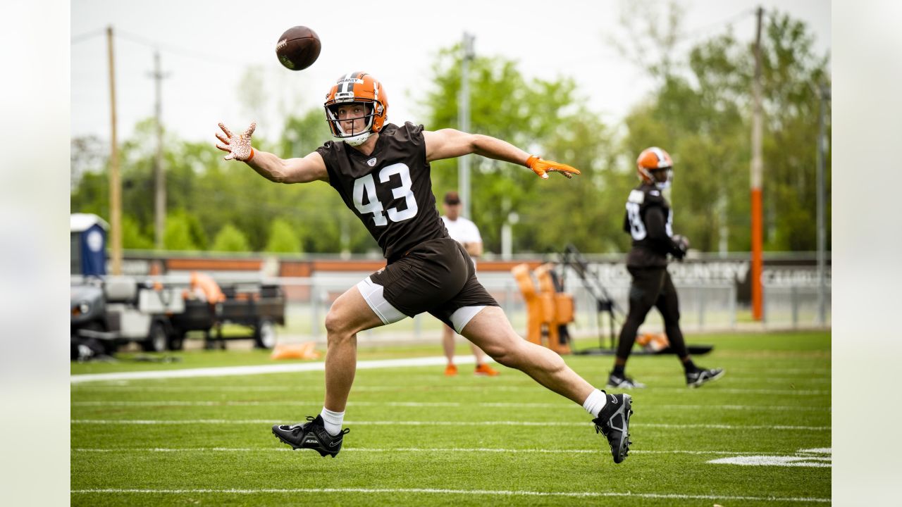 Cleveland Browns rookie Charlie Thomas runs a drill at the NFL team's  rookie minicamp in Berea, Ohio, Friday, May 12, 2023. (AP Photo/Phil Long  Stock Photo - Alamy