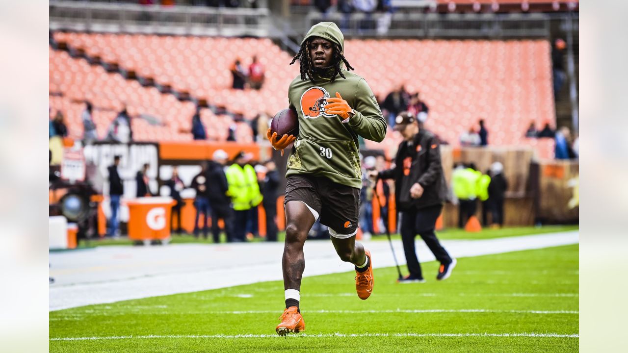 Photos: Week 12 - Buccaneers at Browns Pregame