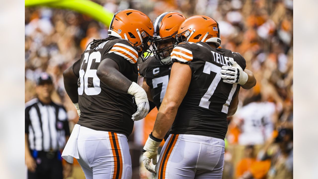 Cleveland Browns' defense giving itself 'no excuses' in 2022 after