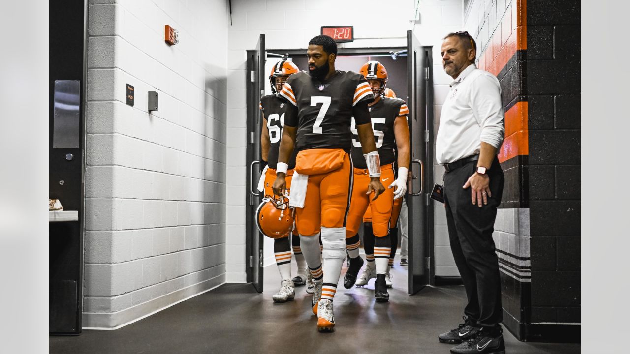 Cleveland Browns and Vivid Seats Team Up to Announce Multi-Year Extension  of Partnership