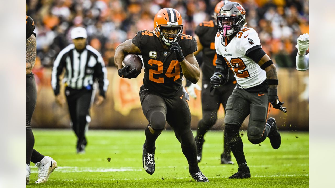 Nick Chubb hits 1,000 rushing yards for the fourth time in his Browns  career 