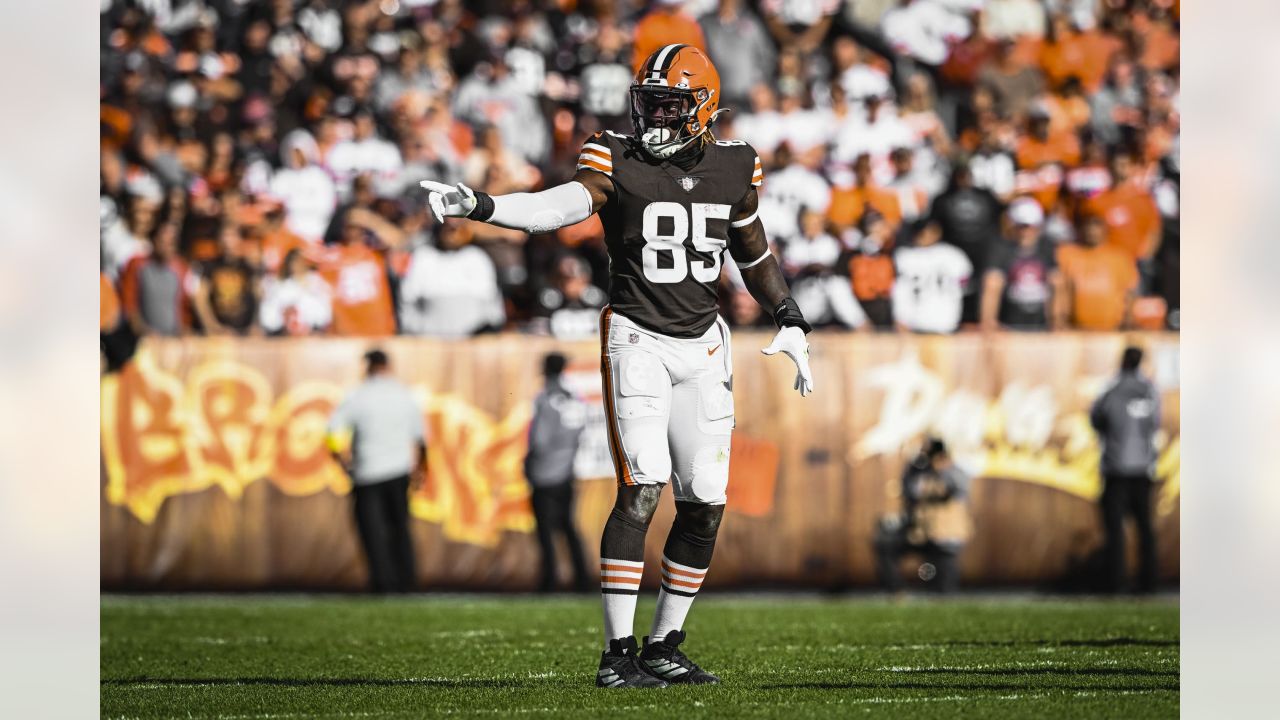 Photos: Week 6 - Patriots at Browns Game Action