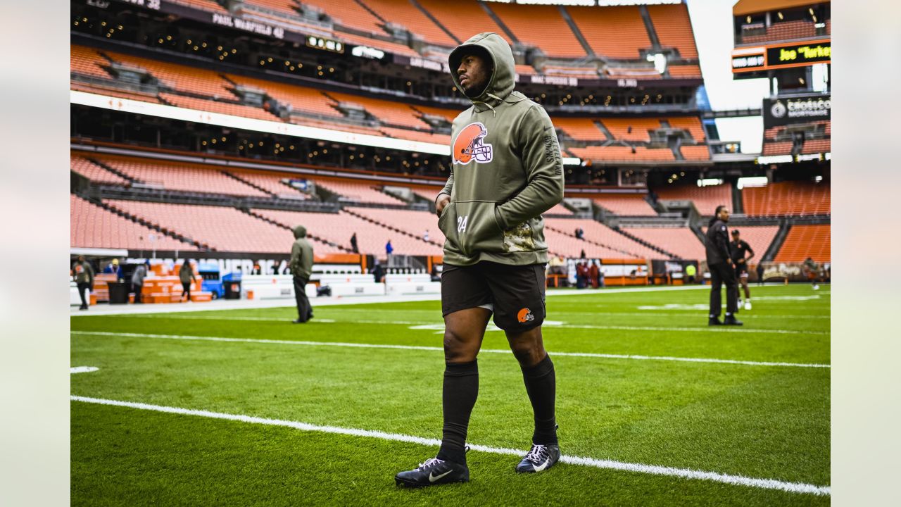 Photos: Week 12 - Buccaneers at Browns Pregame