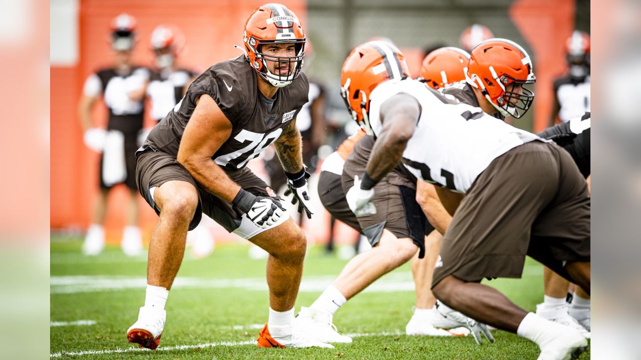 Mack Wilson is learning on the fly in his new role as Joe Schobert  continues to make All-Pro push 